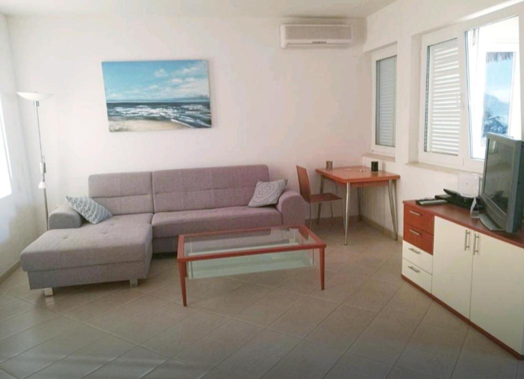Apartment Diwa Brela Esterno foto